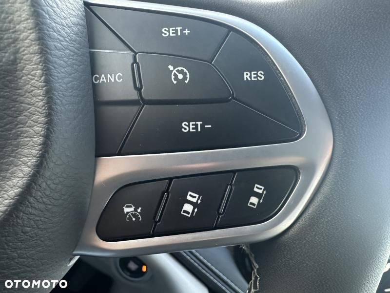 Chrysler Pacifica - 13
