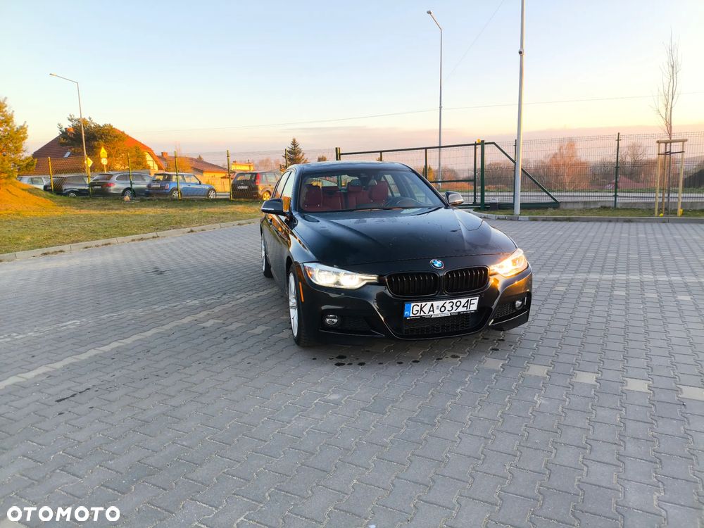 BMW Seria 3 330i xDrive Edition M Sport Shadow - 14
