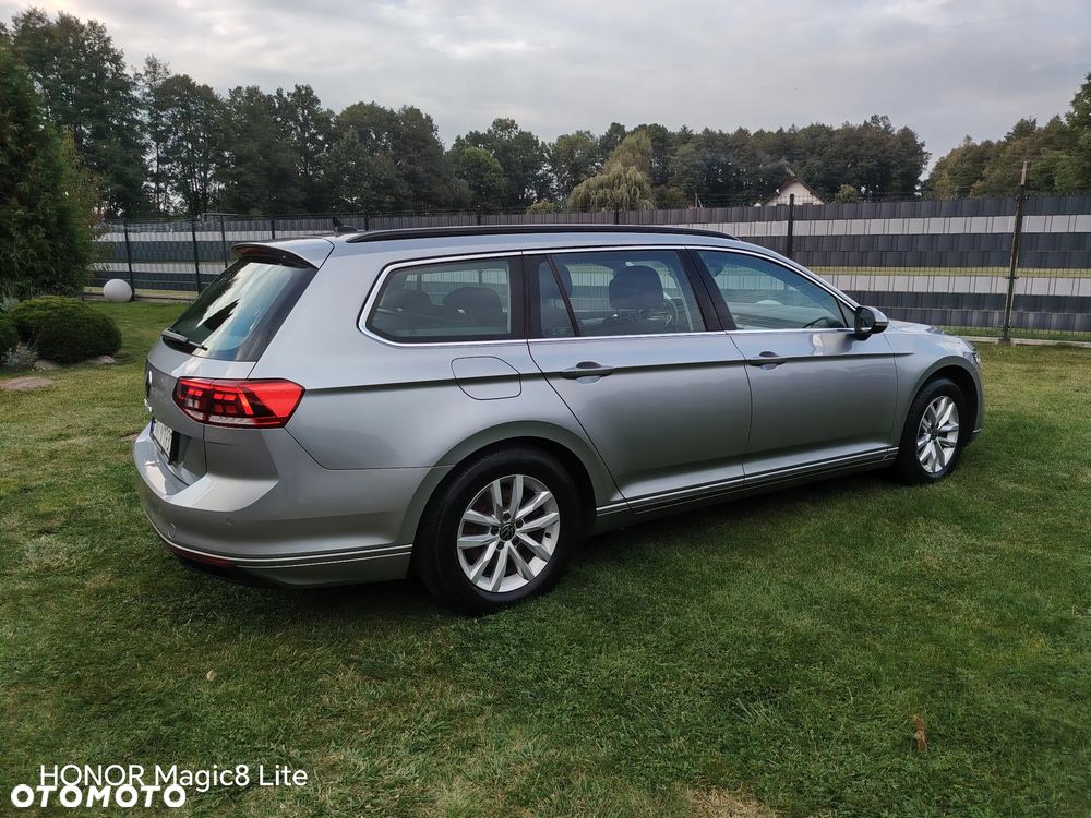 Volkswagen Passat - 4