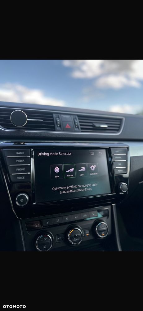 Skoda Superb 2.0 TDI Style DSG - 7