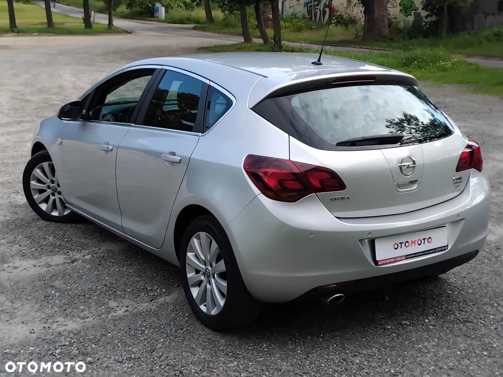 Opel Astra 1.4 Turbo 150 Jahre - 3