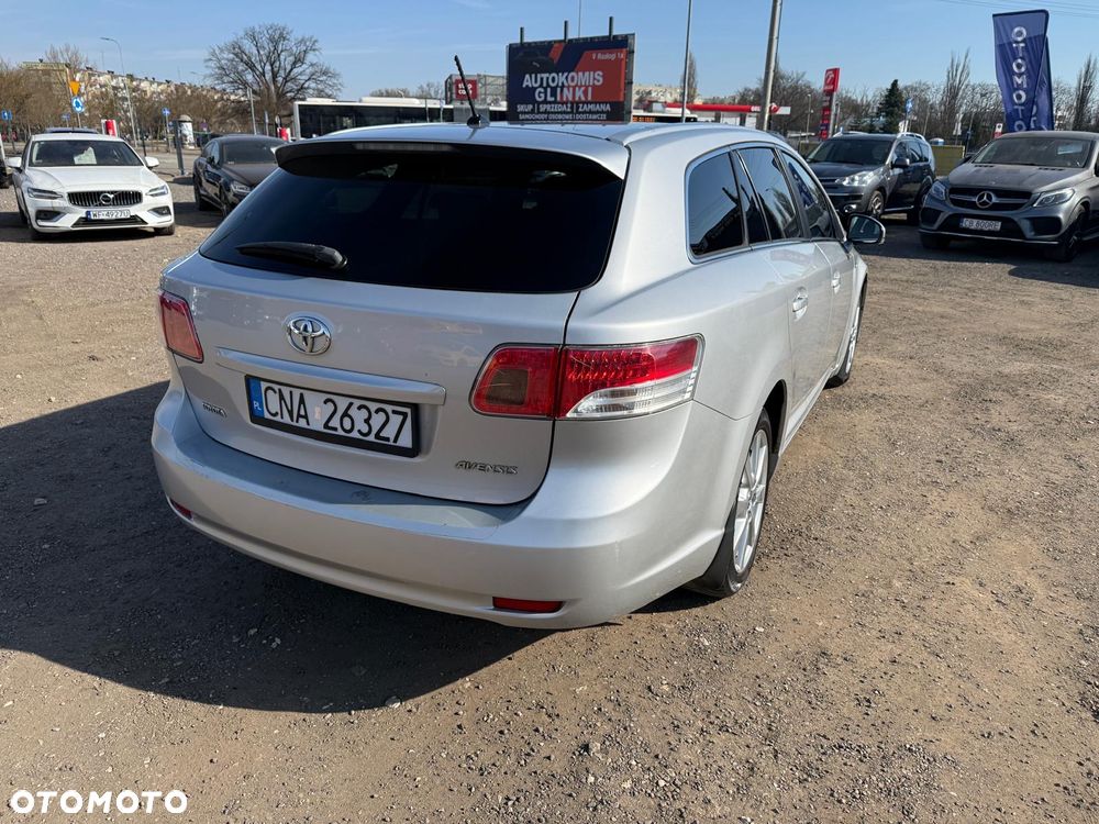 Toyota Avensis 2.2 D-4D Prestige - 12