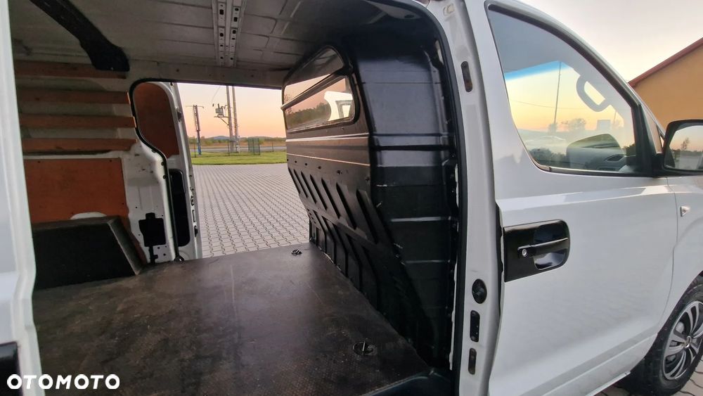 Hyundai H1 - 19