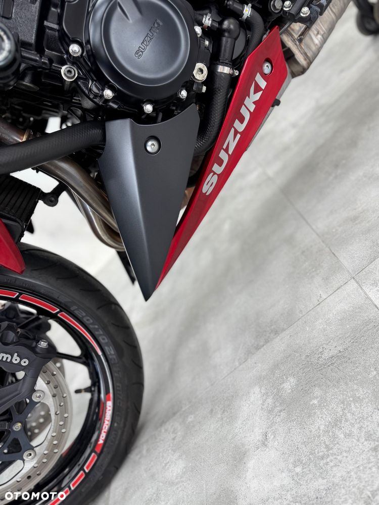 Suzuki GSX 1000 - 20