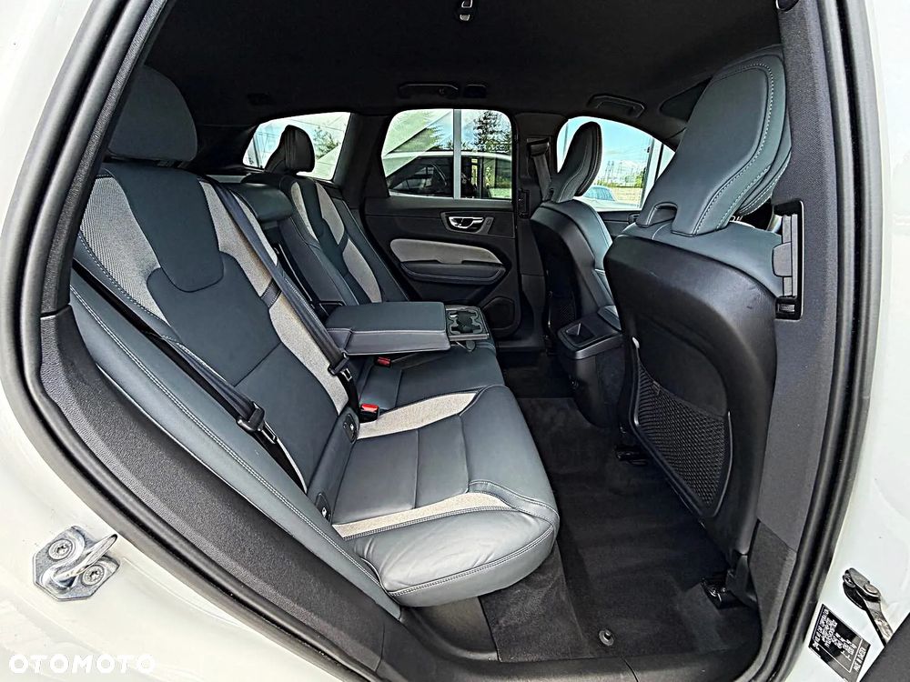 Volvo XC 60 B4 D AWD Geartronic RDesign - 23