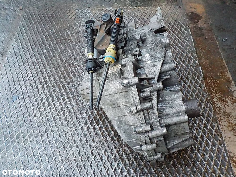 VOLVO XC70 2.4 B SKRZYNIA BIEGÓW 366R-7002-DA T1GH4 - 3