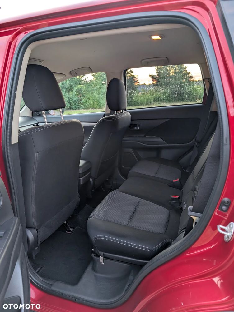 Mitsubishi Outlander - 10