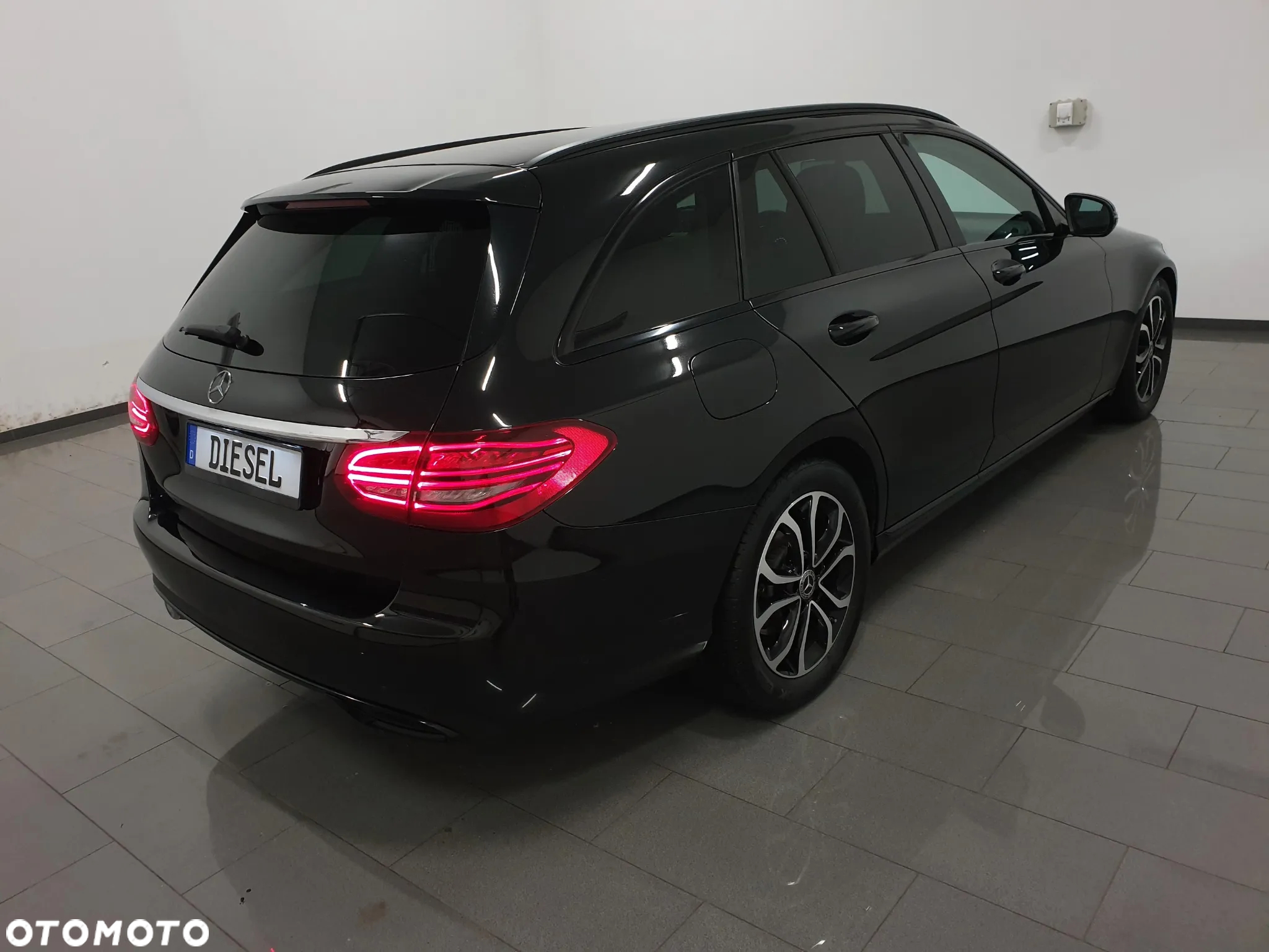 Mercedes-Benz Klasa C 220 d T 9G-TRONIC Avantgarde - 4