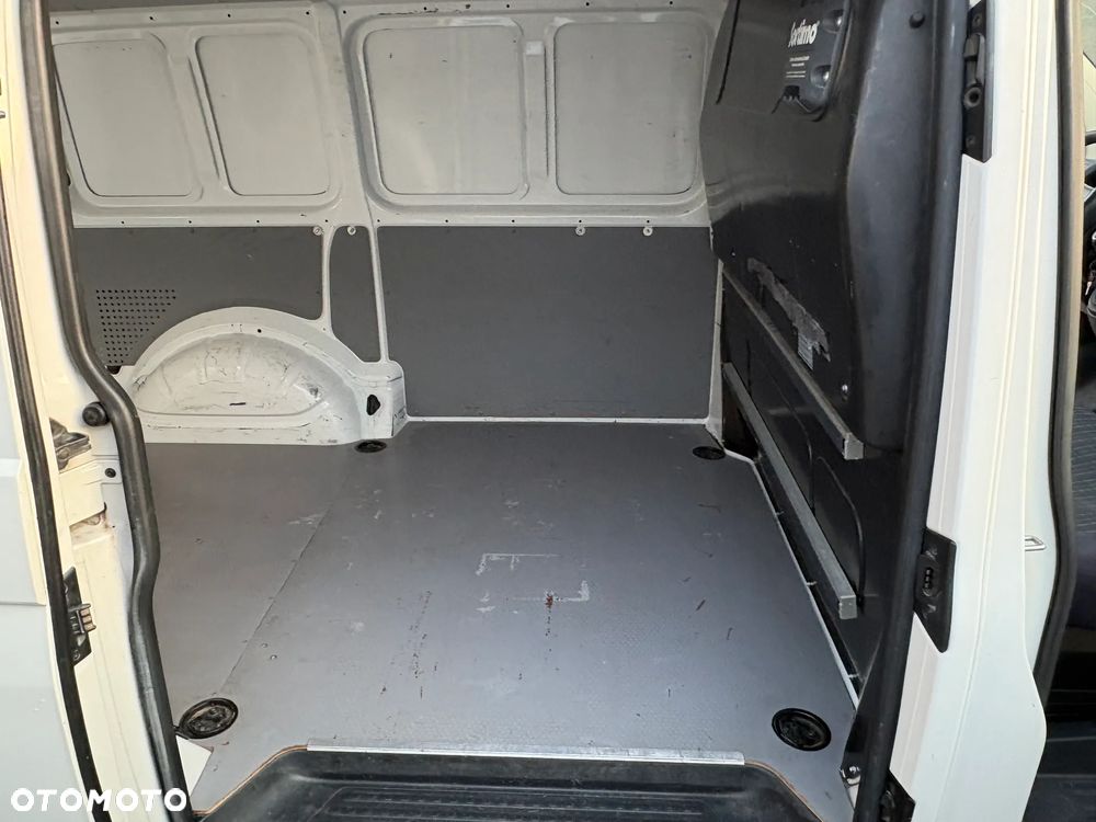 Volkswagen Transporter - 4