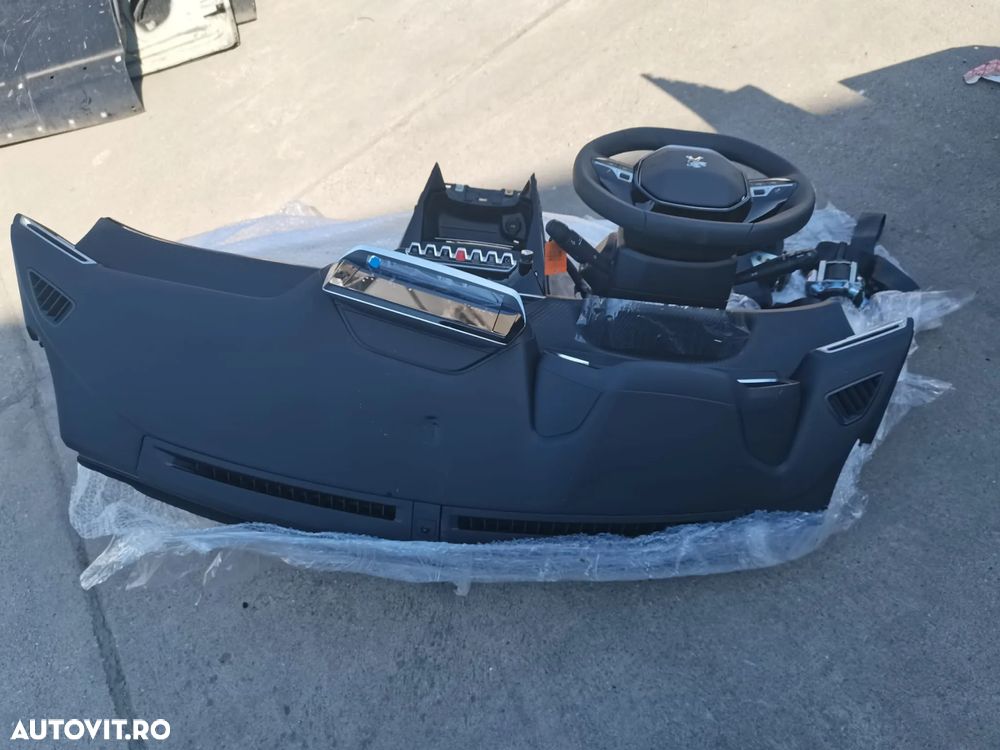 Plansa Bord peugeot 208 cu airbag si centuri 2019-2024 - 2