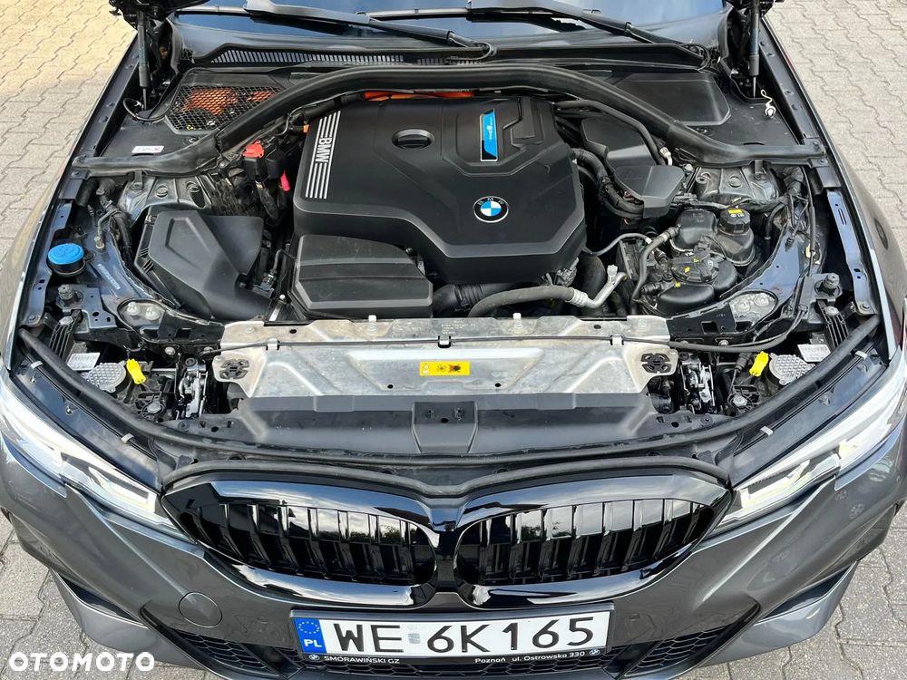BMW Seria 3 330e PHEV M Sport - 39