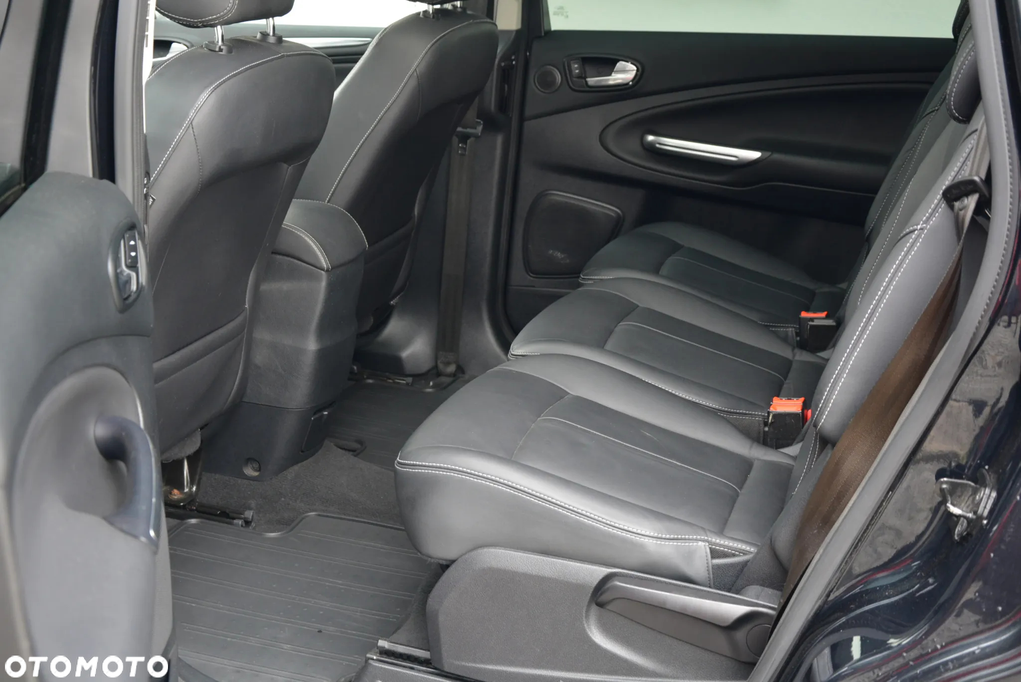 Ford S-Max 2.0 TDCi DPF Titanium - 30