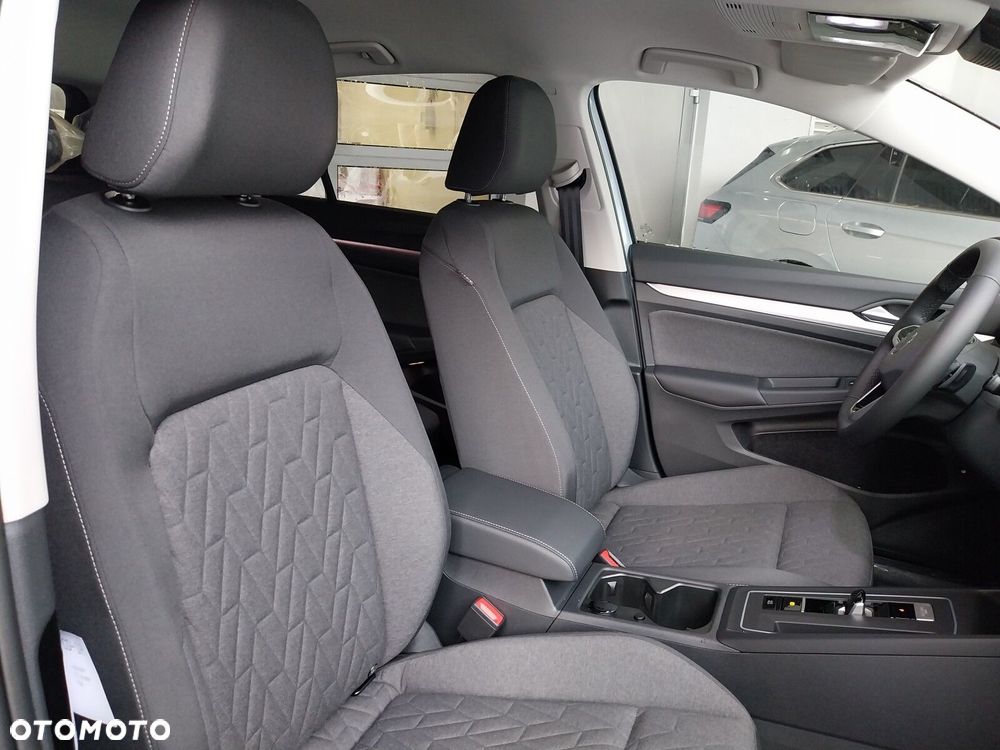 Volkswagen Golf - 11