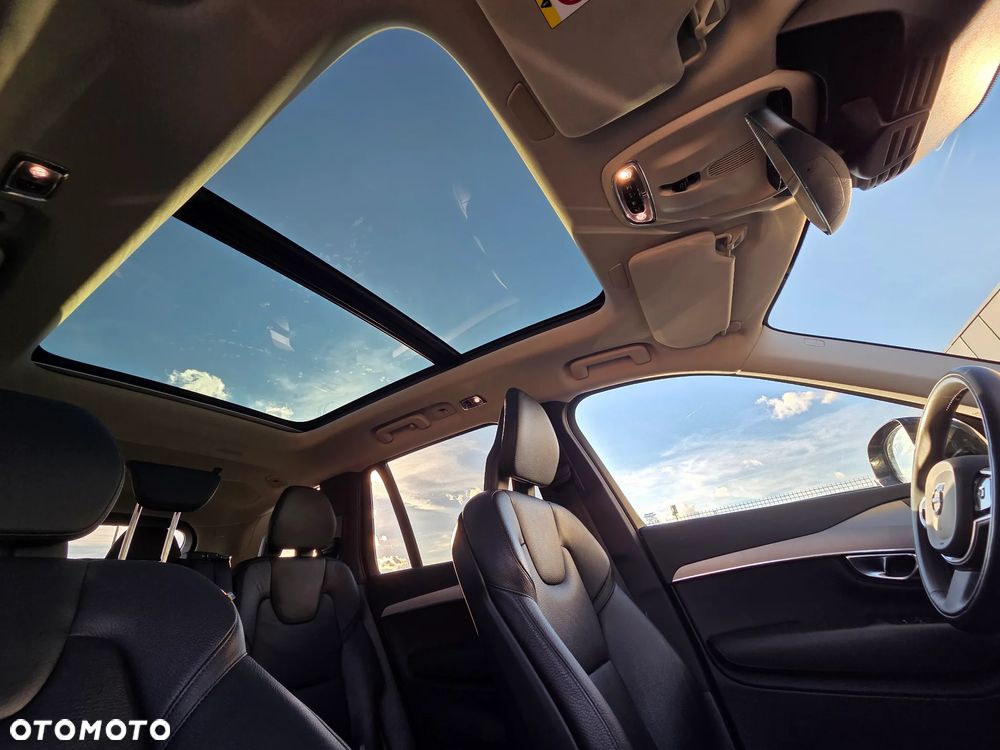 Volvo XC 90 T8 AWD Plug-In Hybrid R-Design 7os - 32