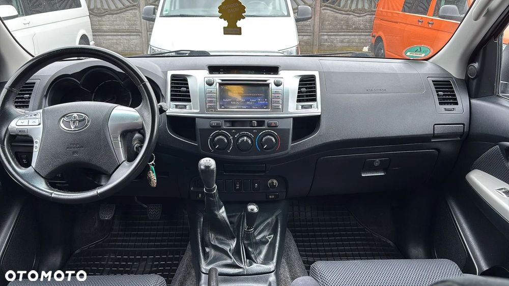 Toyota Hilux 4x4 Double Cab Life - 29