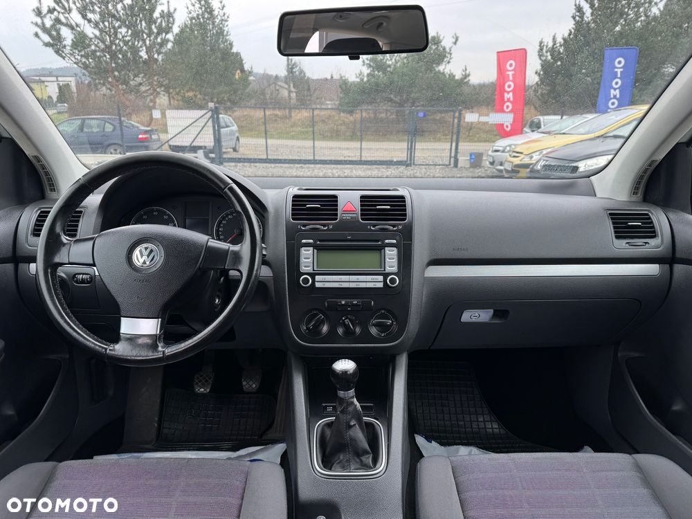 Volkswagen Golf 1.6 FSI Comfortline - 12