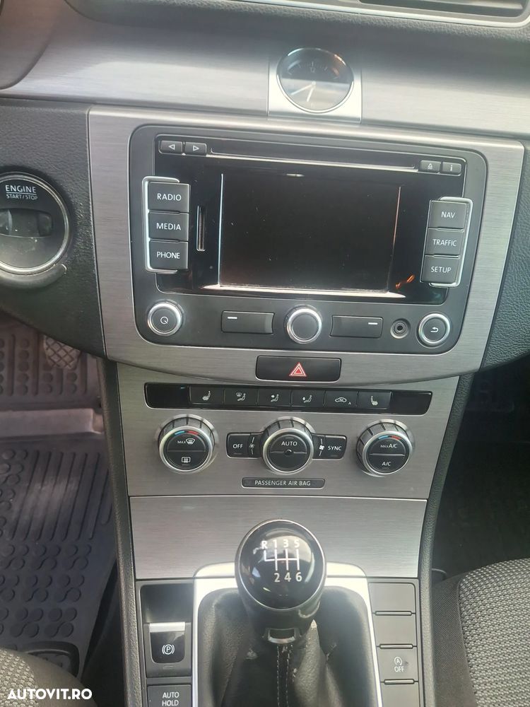 Volkswagen Passat 2.0 TDI BlueMotion Technology Comfortline - 9
