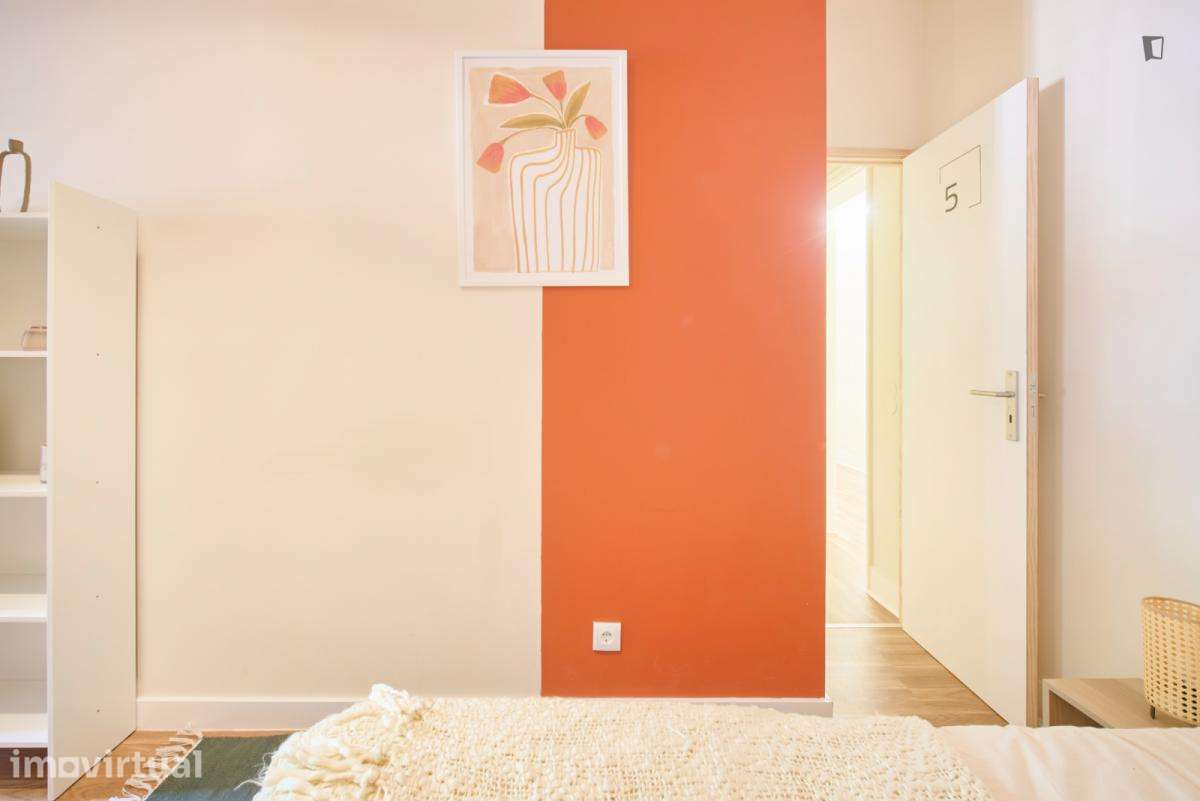 Quarto - localizado em Marquês de Pombal Lisbon - Grande imagem: 5/46