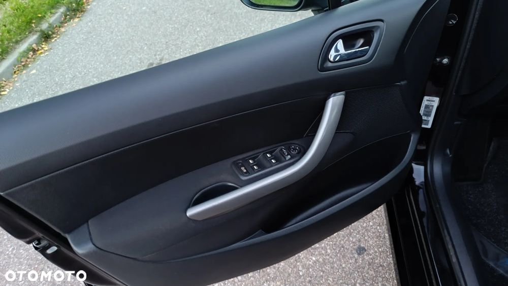 Peugeot 308 HDi FAP 135 Platinum - 21