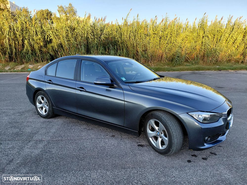 BMW 320 d EfficientDynamics Line Luxury - 2