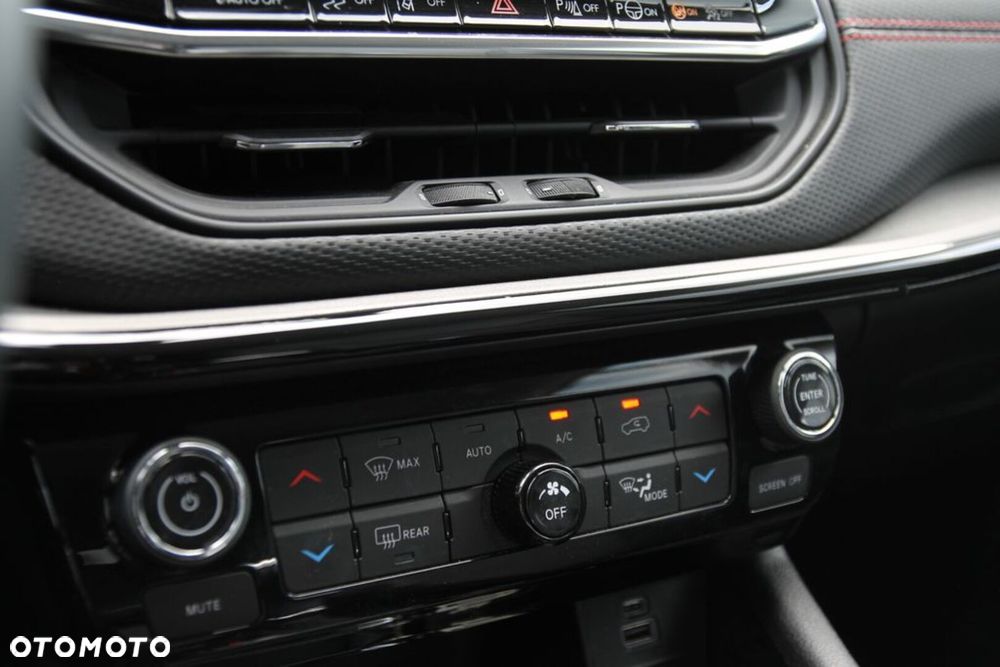 Jeep Compass - 22