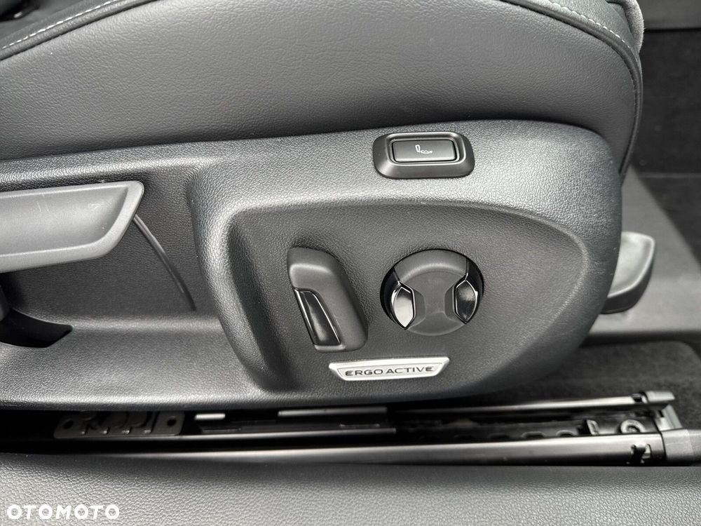 Volkswagen Passat - 14