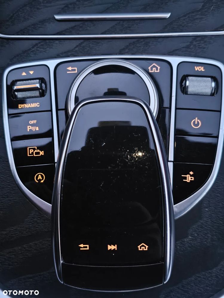 Mercedes-Benz Klasa C 300 d 9G-TRONIC - 25