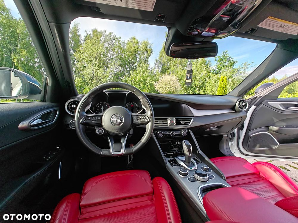 Alfa Romeo Giulia 2.0 Turbo 16V AT8 Veloce Ti - 25