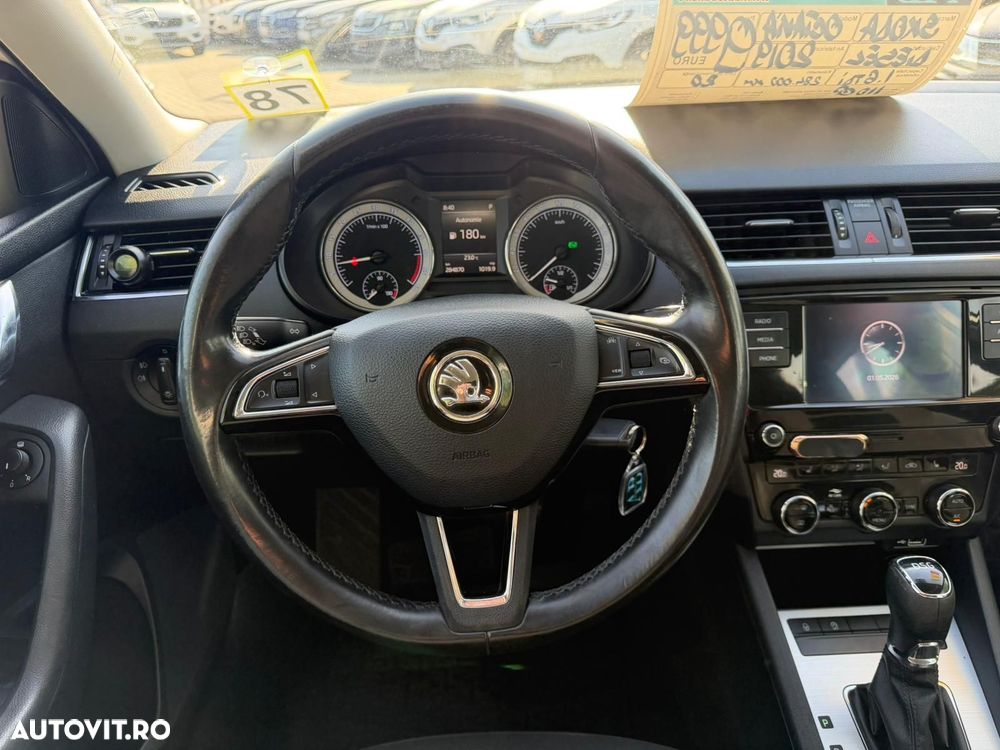 Skoda Octavia 1.6 TDI DSG Ambition - 9