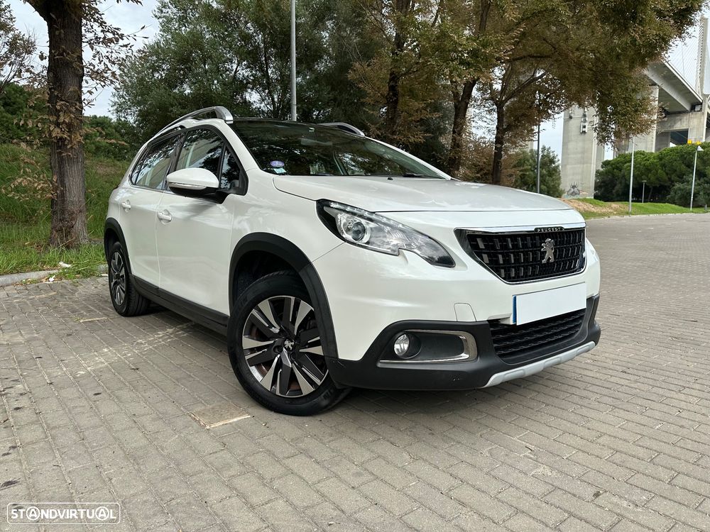 Peugeot 2008 1.2 PureTech Allure EAT6 - 4