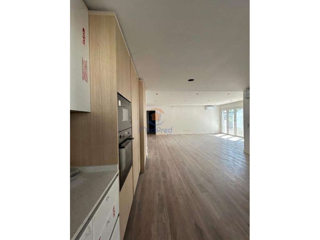 Apartamento T2 com Varanda e BOX | Ramada, Odivelas - Grande imagem: 2/64