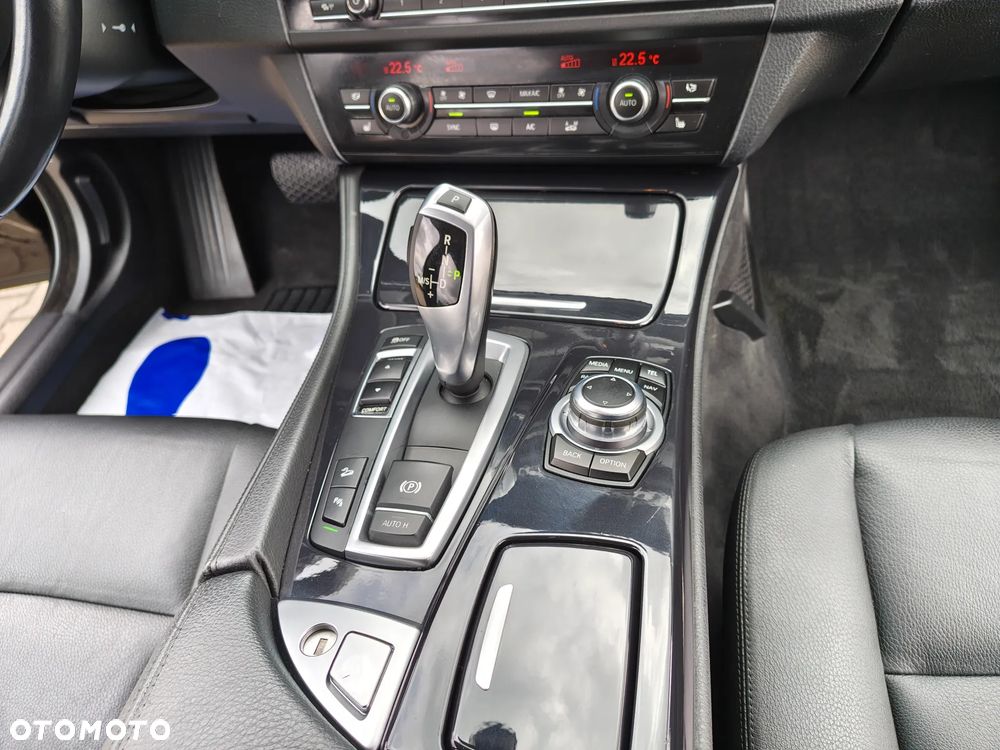 BMW Seria 5 520d xDrive - 34