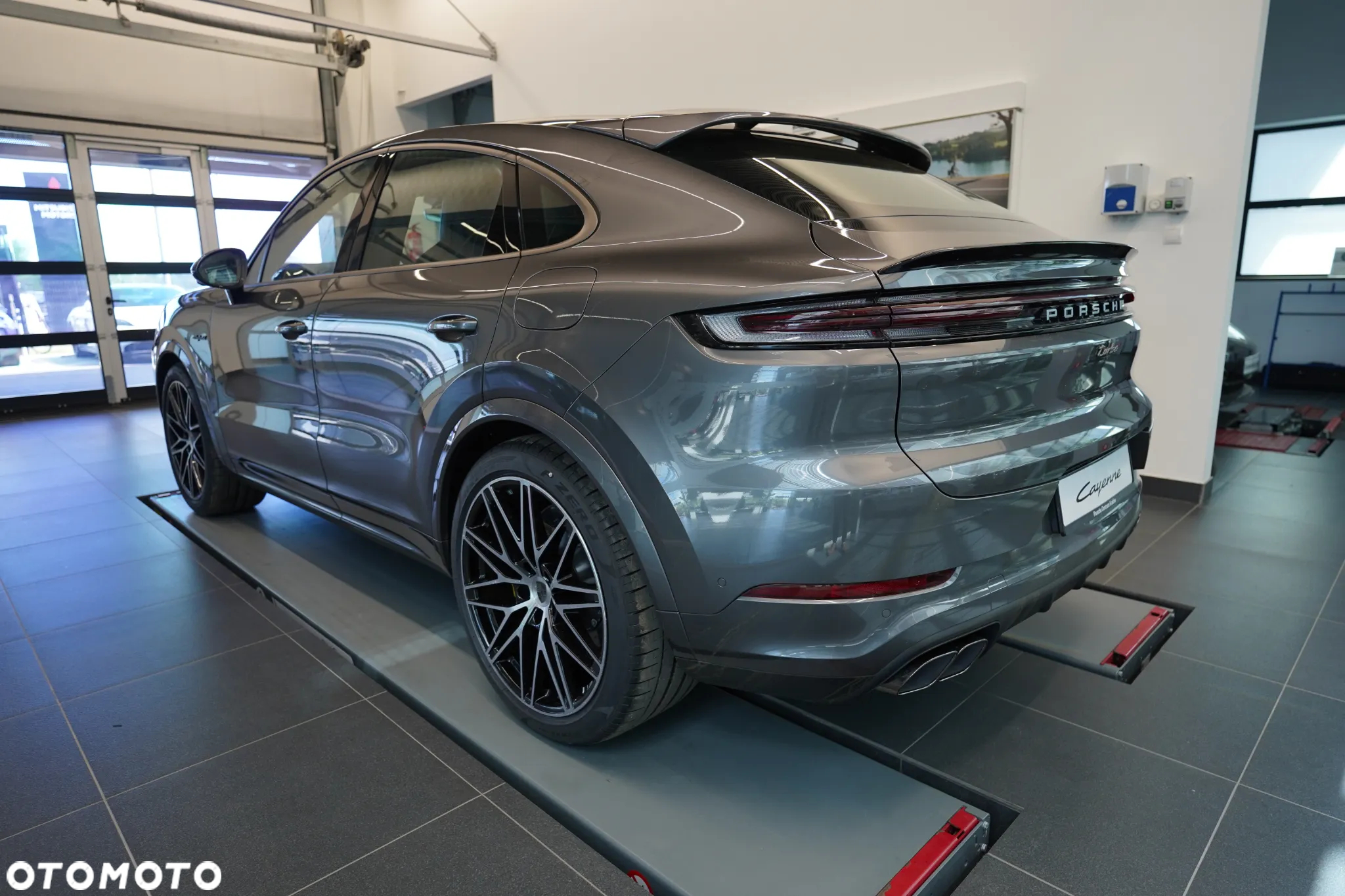 Porsche Cayenne - 2