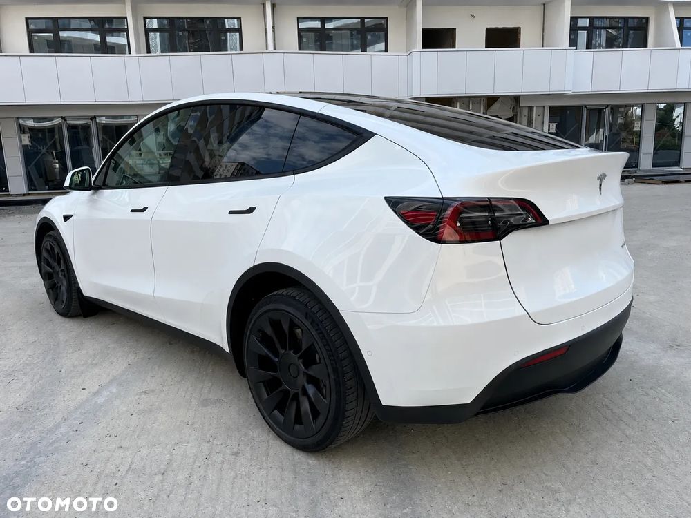 Tesla Model Y Long Range Dual Motor AWD - 7