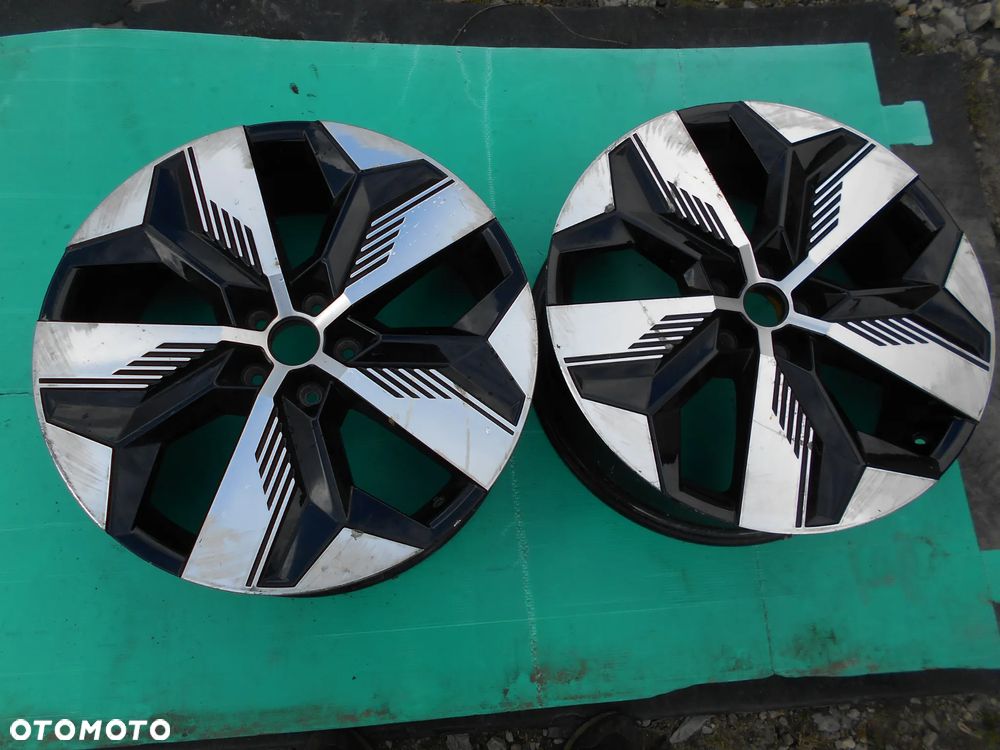 FELGA FELGI  ALUMINIOWA  Renault Megane e tech 7x20 ET34 - 1