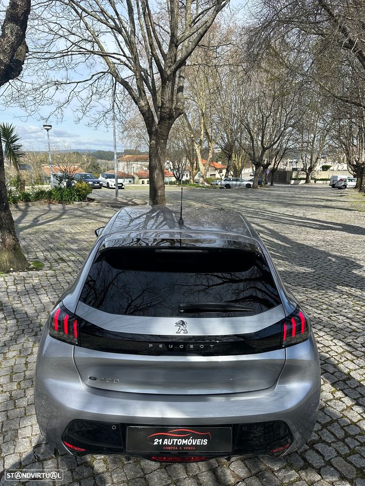 Peugeot e-208 Allure - 13