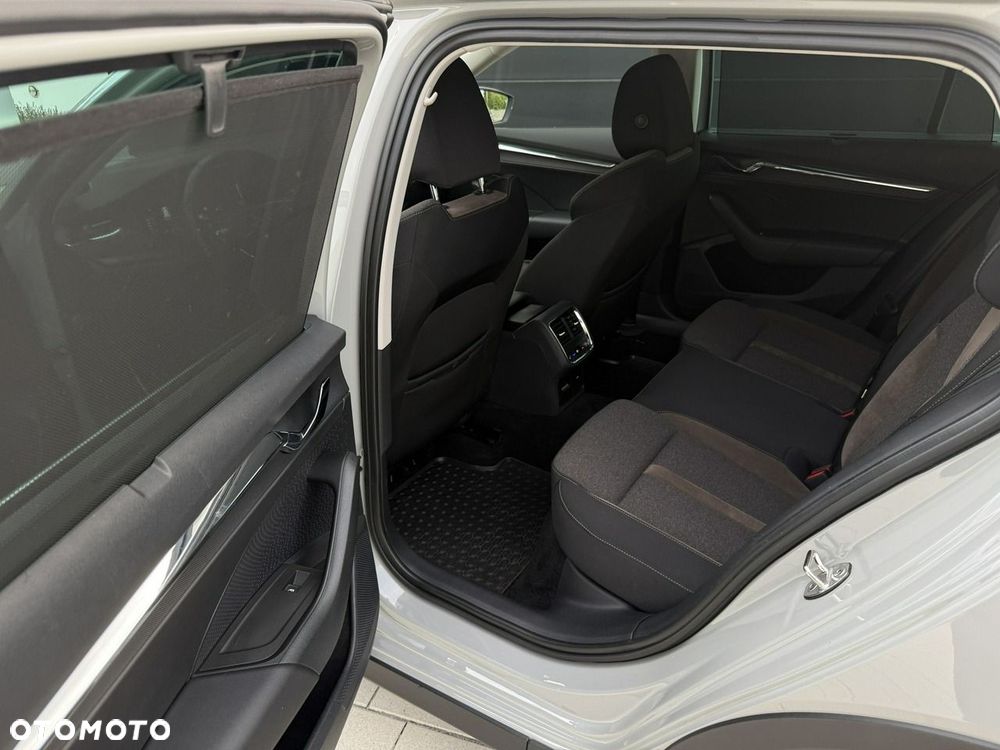 Skoda Octavia 2.0 TDI DSG 4x4 Scout First Edition - 39
