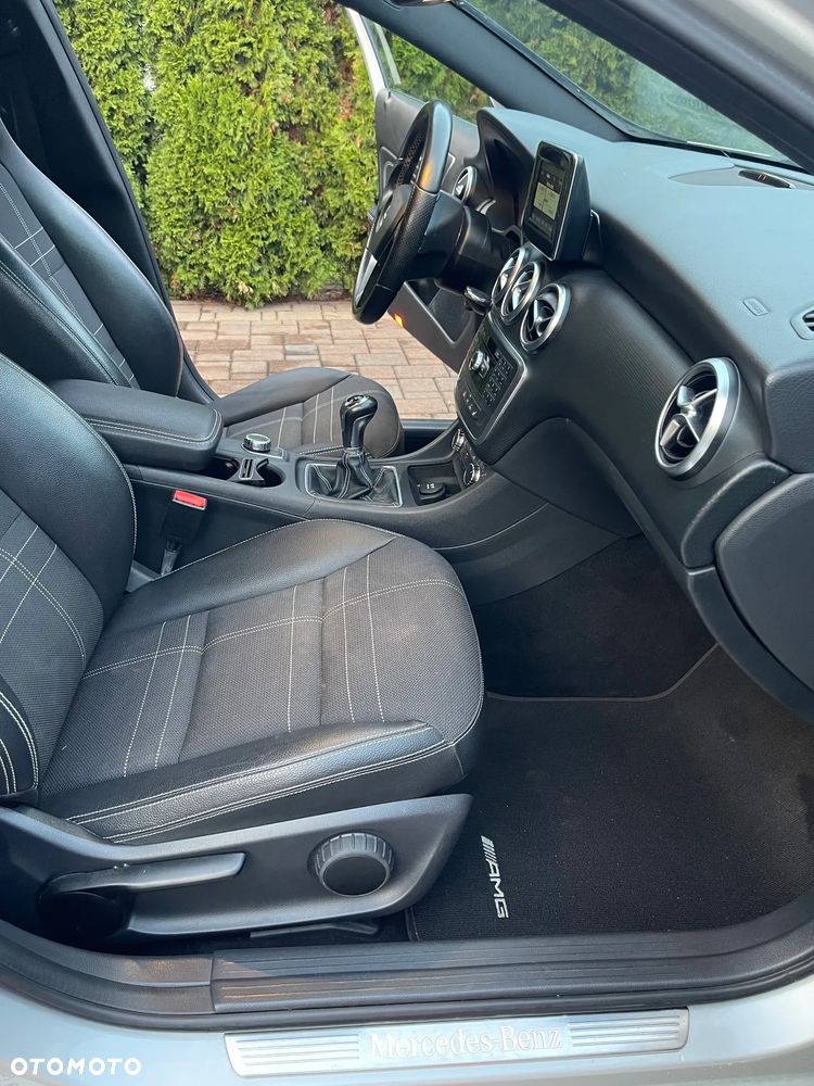 Mercedes-Benz Klasa A 180 (BlueEFFICIENCY) - 16
