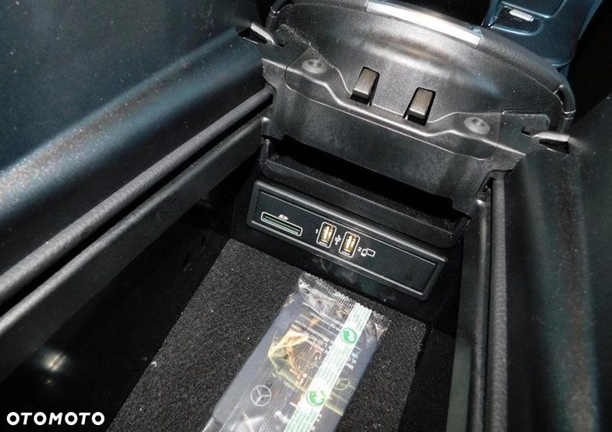 Mercedes-Benz Klasa E 220 d 4-Matic 9G-TRONIC - 31