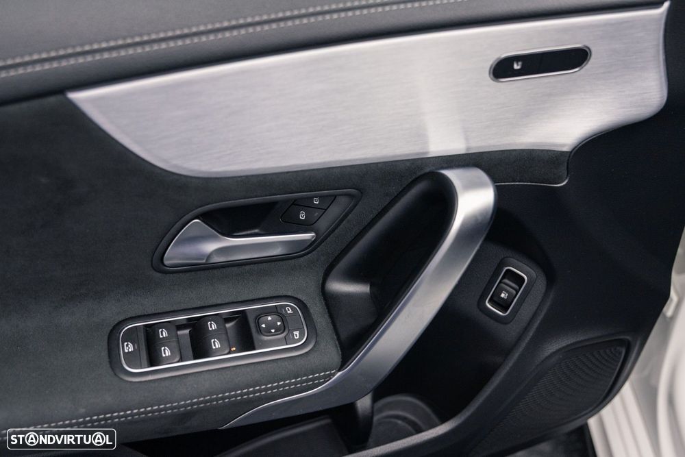 Mercedes-Benz A 250 e AMG Line - 40