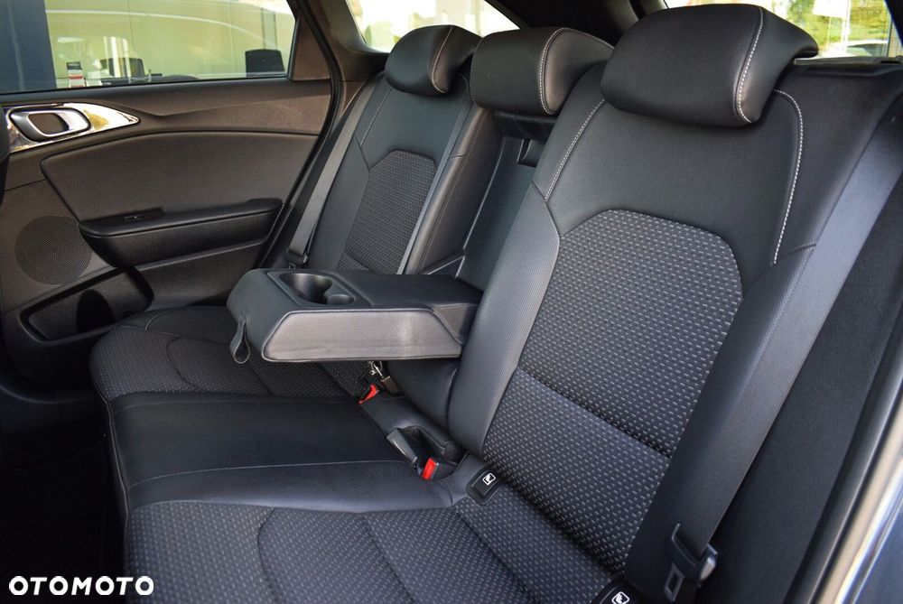 Kia Ceed - 14