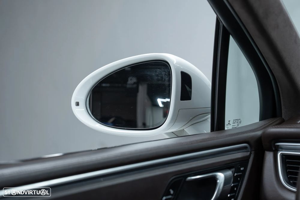 Porsche Macan Turbo PDK - 21