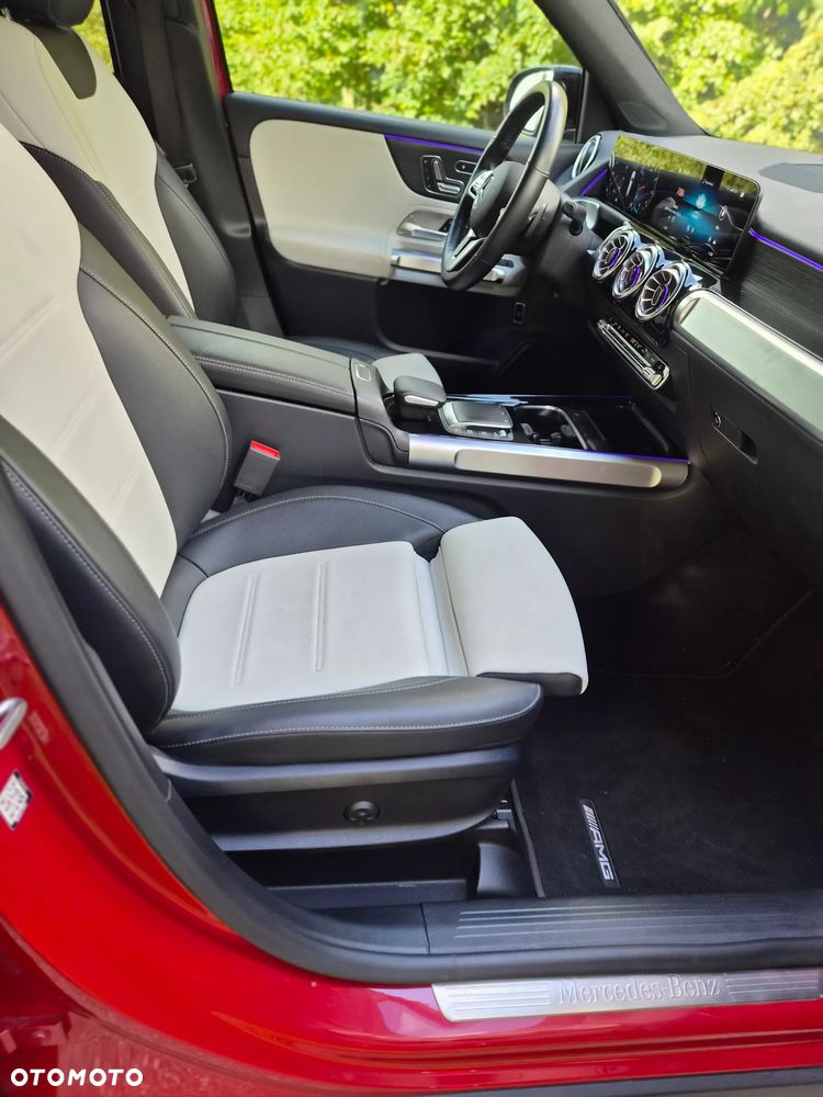 Mercedes-Benz GLB 250 4-Matic AMG Line 8G-DCT - 17
