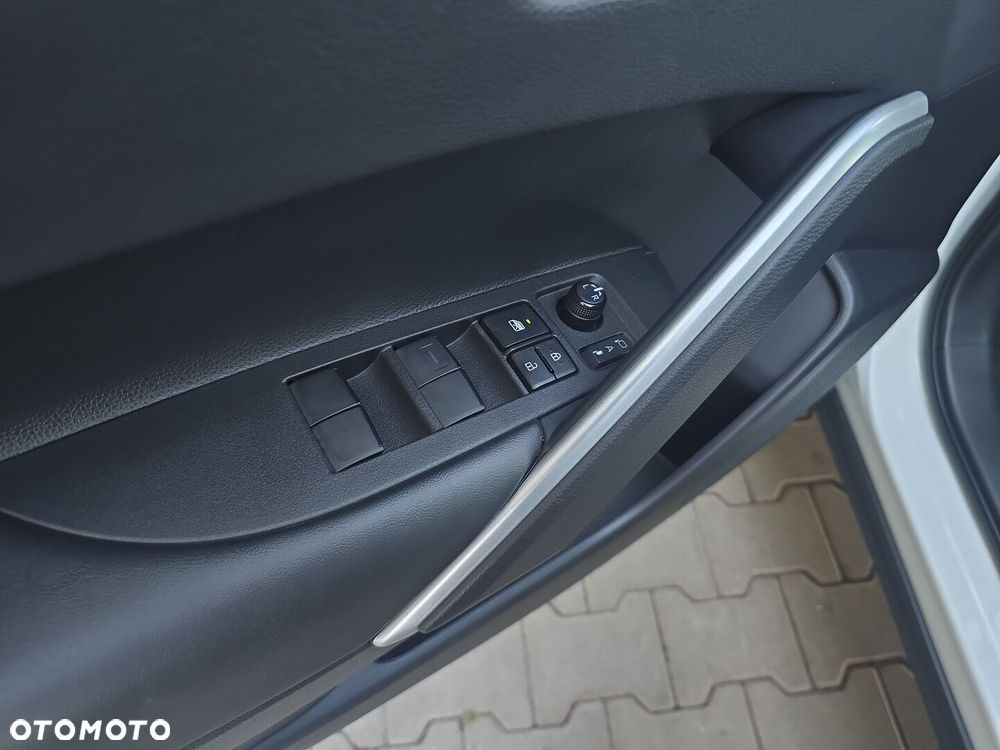 Toyota Corolla Cross 2.0 Hybrid Executive AWD - 29