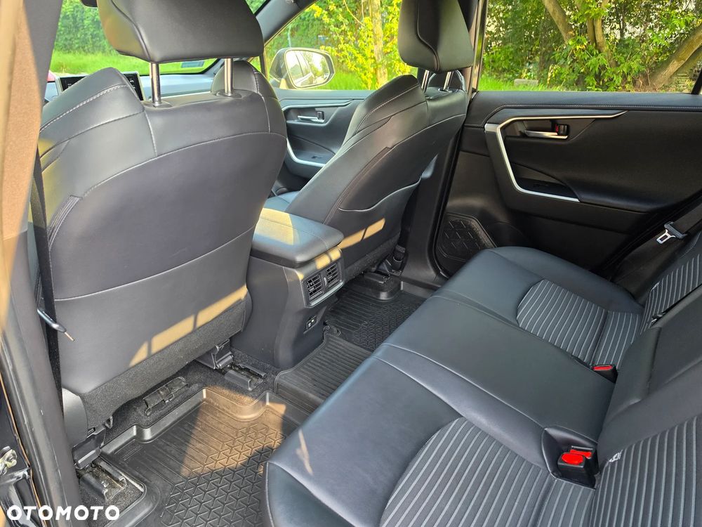 Toyota RAV4 2.5 Hybrid Black Edition by JBL 4x4 - 30