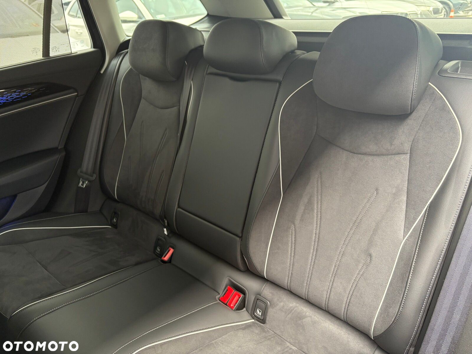 Volkswagen Passat - 13