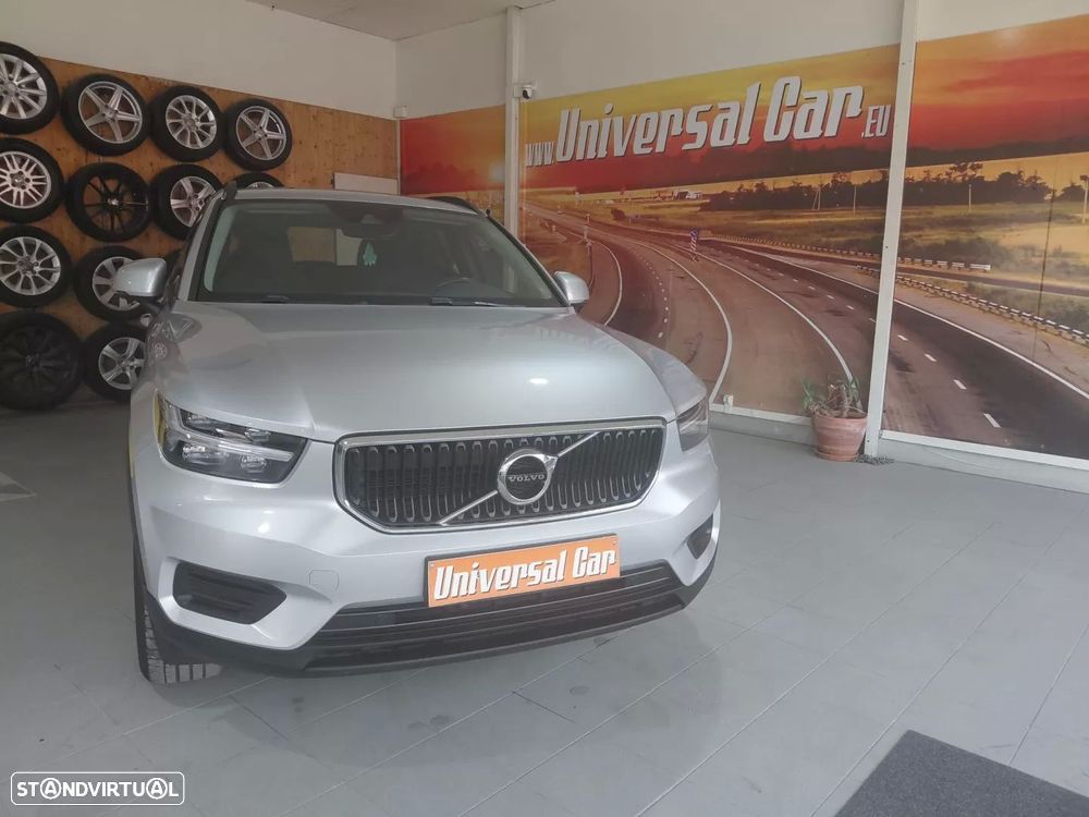 Volvo XC 40 1.5 T3 Momentum Tech Edition - 2