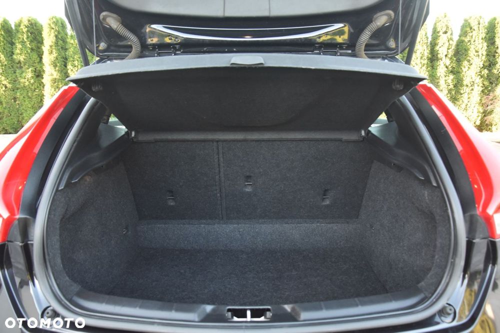 Volvo V40 D2 Drive-E R-Design Momentum - 21