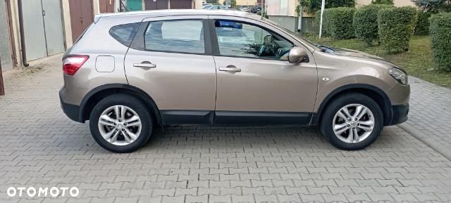 Nissan Qashqai 2011 photo 2
