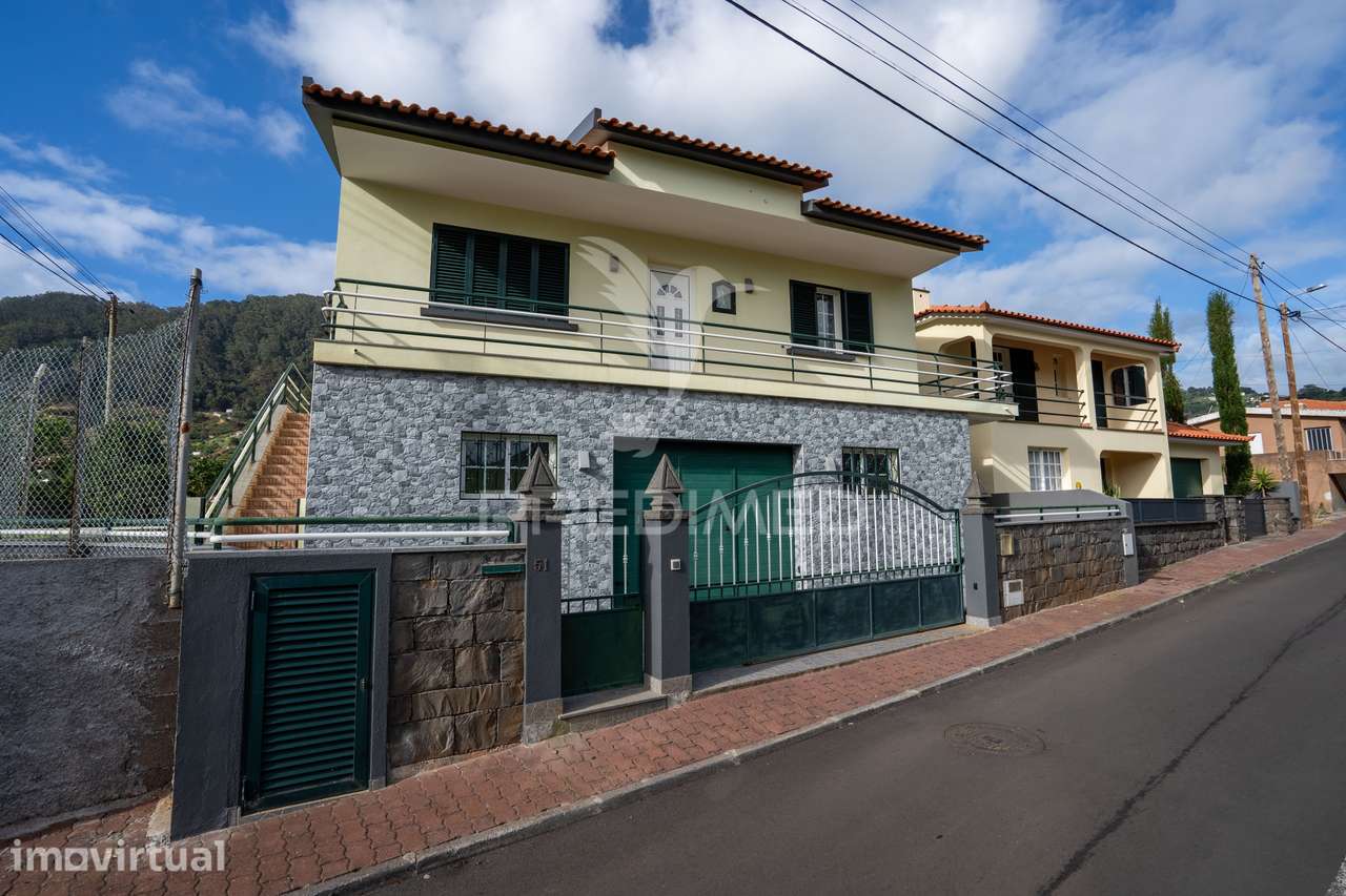 Moradia T3 em Machico com terreno 1180m2 e garagem para 6 carros - Grande imagem: 2/32